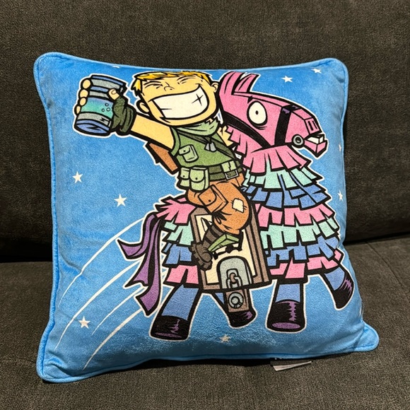 Fortnite Square Pillow 14x 14. Removable cover - Picture 1 of 4